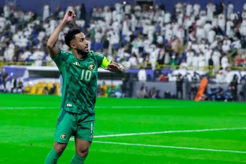 احتفال سالم الدوسري نجم منتخب السعودية